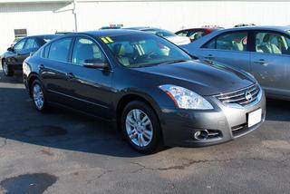 Nissan Altima 2011 photo 1