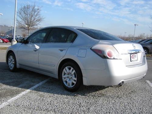 Nissan Altima 2011 photo 4