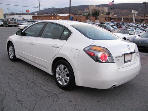 Nissan Altima 2011 photo 4