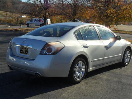 Nissan Altima 2011 photo 2