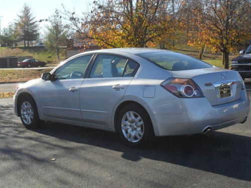 Nissan Altima 2011 photo 4