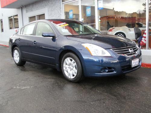Nissan Altima 2011 photo 1