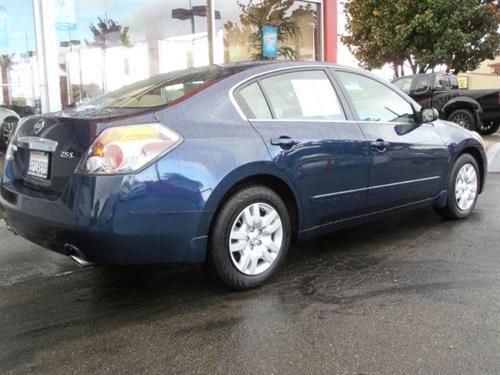 Nissan Altima 2011 photo 2