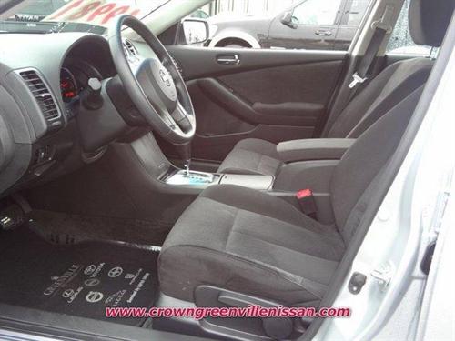 Nissan Altima 2011 photo 2