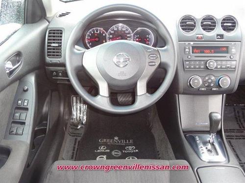 Nissan Altima 2011 photo 4