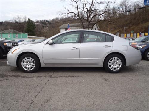 Nissan Altima 2011 photo 1