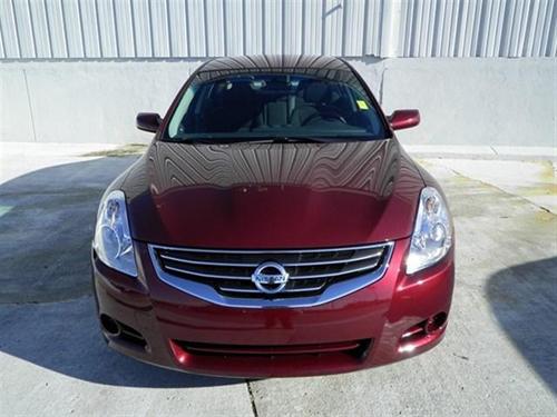 Nissan Altima 2011 photo 2