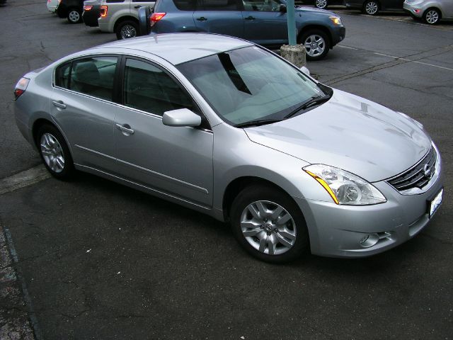 Nissan Altima 2011 photo 4