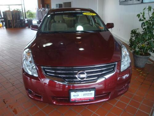 Nissan Altima 2011 photo 1