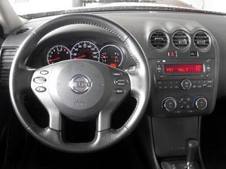 Nissan Altima 2011 photo 1