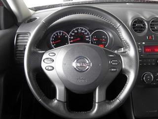 Nissan Altima 2011 photo 2