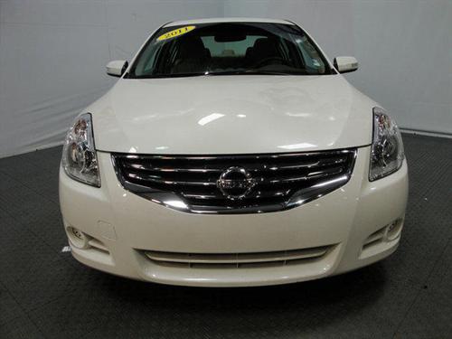 Nissan Altima 2011 photo 1