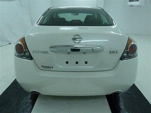 Nissan Altima 2011 photo 3