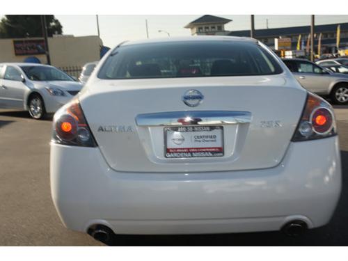 Nissan Altima 2011 photo 5