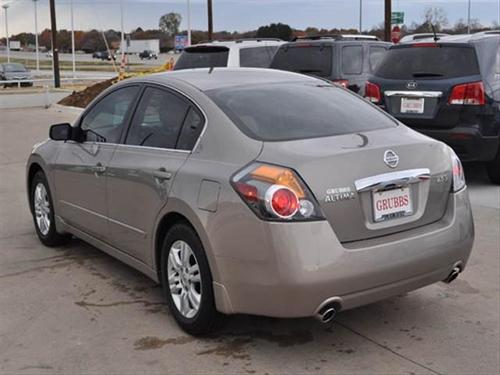 Nissan Altima 2011 photo 5