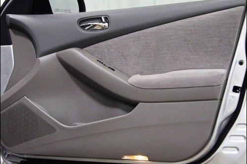 Nissan Altima 2011 photo 1