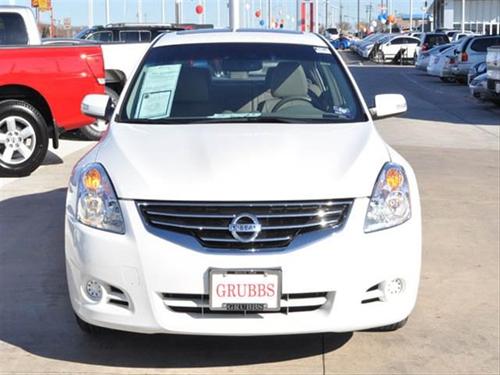 Nissan Altima 2011 photo 1