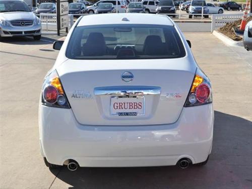 Nissan Altima 2011 photo 5