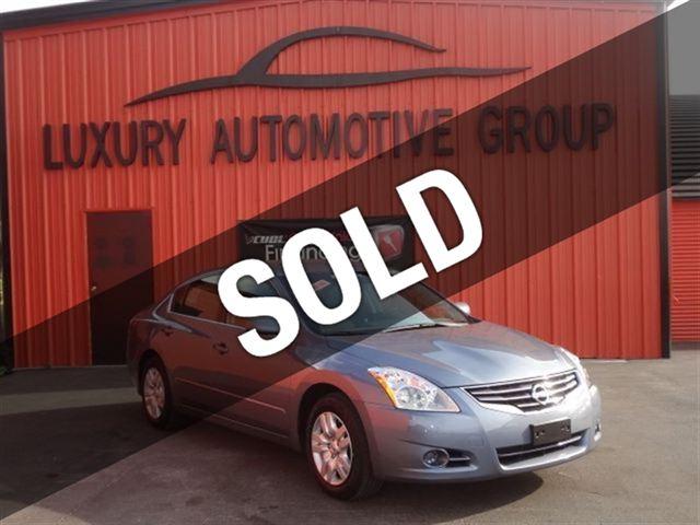 Nissan Altima 15 Sedan