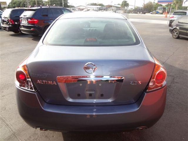 Nissan Altima 2011 photo 4