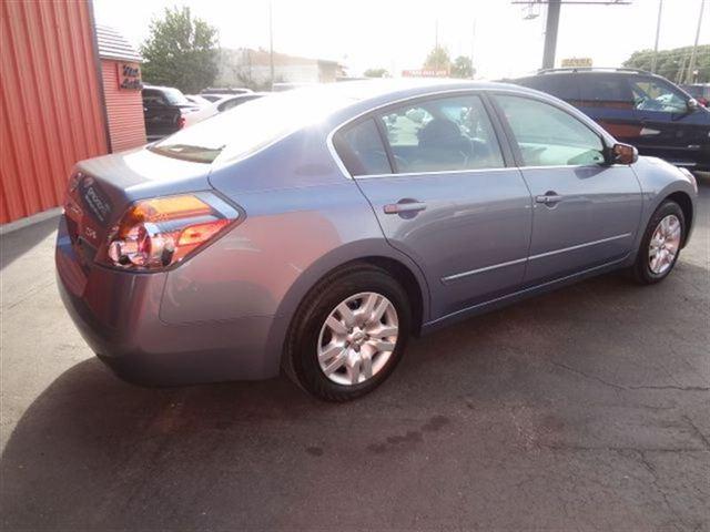 Nissan Altima 2011 photo 5