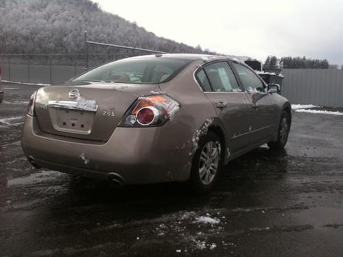 Nissan Altima 2011 photo 2