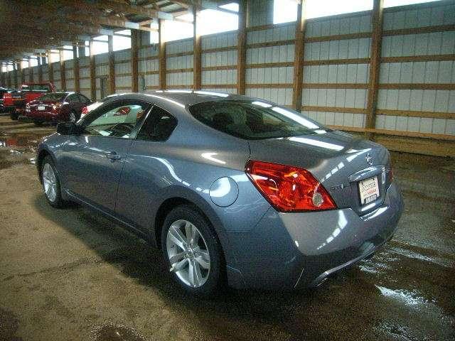 Nissan Altima 2011 photo 3