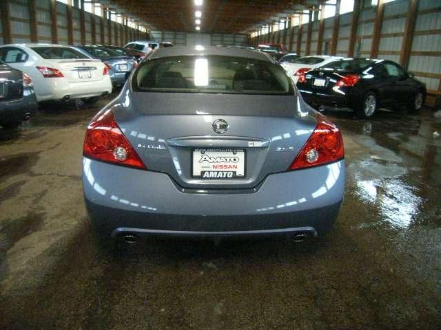 Nissan Altima 2011 photo 4
