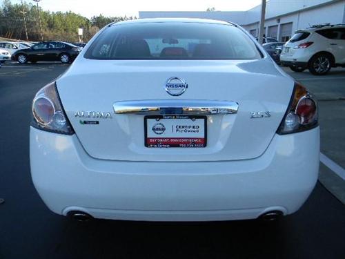 Nissan Altima 2011 photo 1
