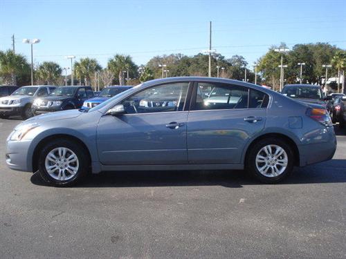 Nissan Altima 2011 photo 1