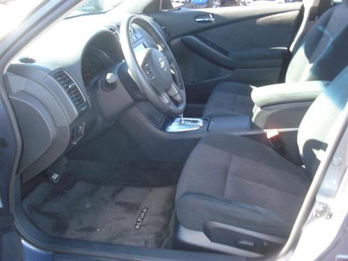 Nissan Altima 2011 photo 2