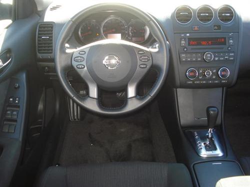 Nissan Altima 2011 photo 4