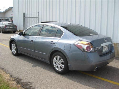 Nissan Altima 2011 photo 4