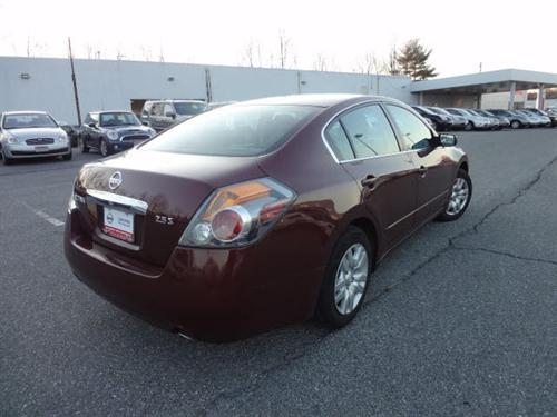 Nissan Altima 2011 photo 2