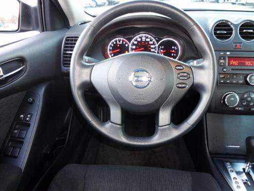 Nissan Altima 2011 photo 4