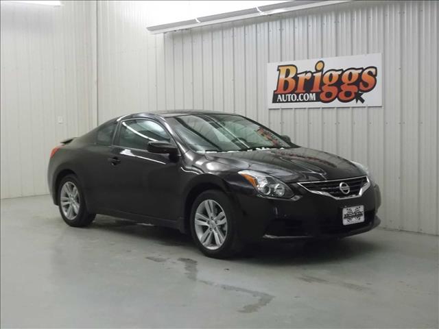 Nissan Altima 2011 photo 1
