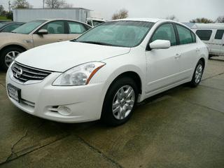 Nissan Altima 2011 photo 1