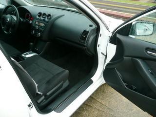 Nissan Altima 2011 photo 3