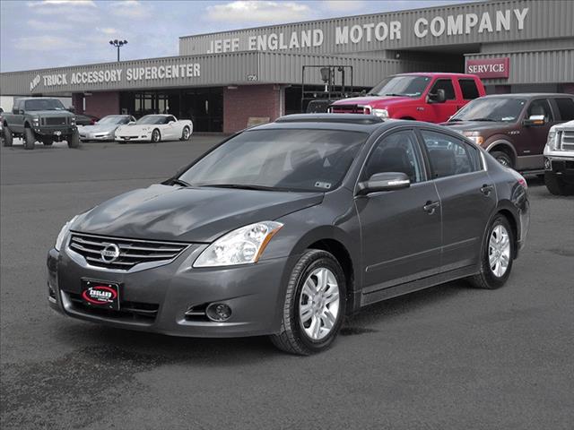 Nissan Altima 2011 photo 2