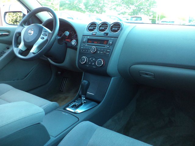Nissan Altima 2011 photo 19