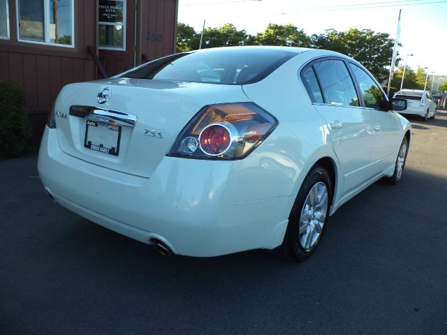 Nissan Altima 2011 photo 21