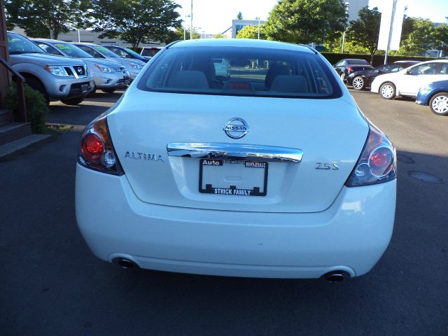 Nissan Altima 2011 photo 22