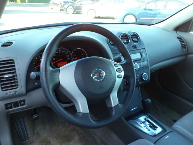 Nissan Altima 2011 photo 3