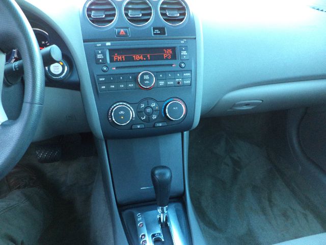 Nissan Altima 2011 photo 6