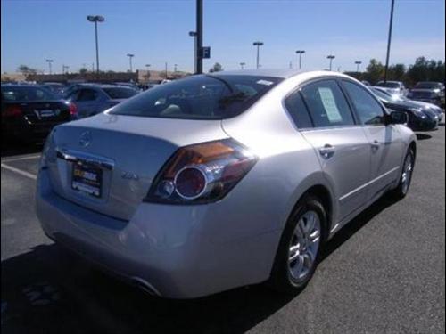 Nissan Altima 2011 photo 4