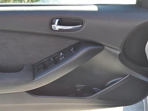 Nissan Altima 2011 photo 4
