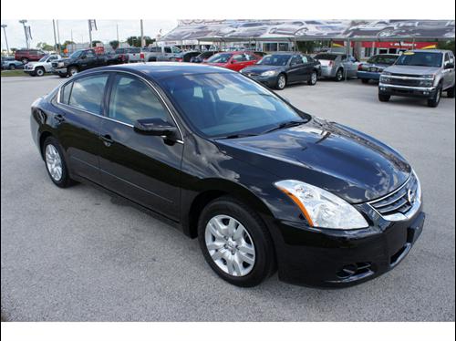 Nissan Altima 2011 photo 2