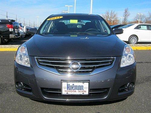 Nissan Altima 2011 photo 2
