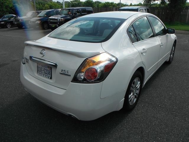 Nissan Altima 2011 photo 4