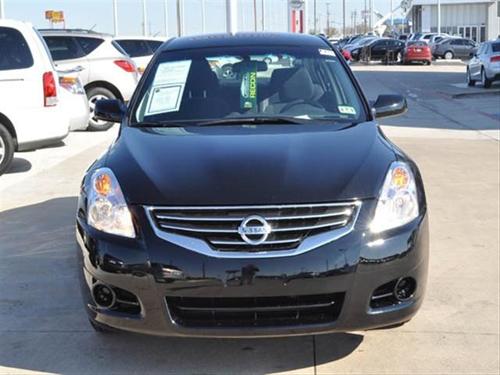 Nissan Altima 2011 photo 1